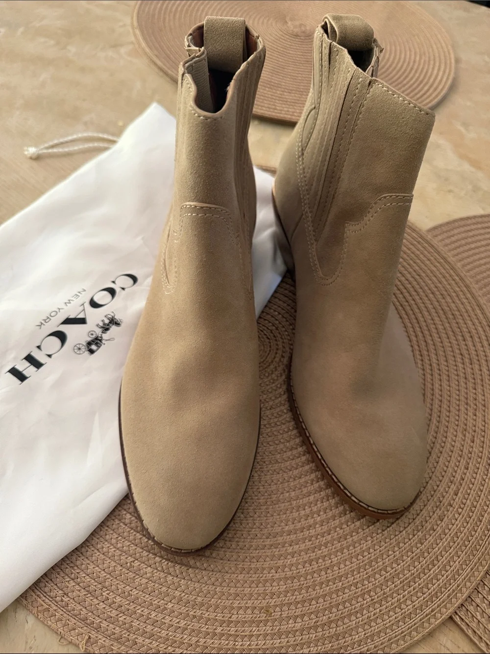 COACH 🔥 DANIELA suede tan calf booties